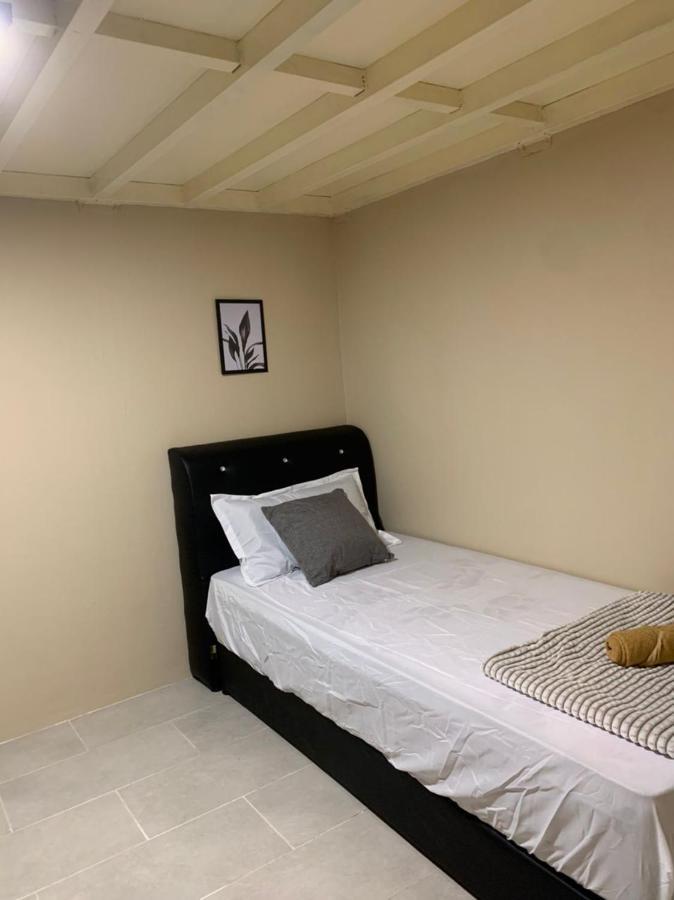 Euc Room Stay Tuaran Экстерьер фото